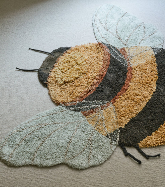 WASHABLE RUG BEE